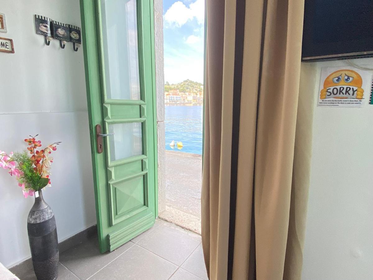 Seafront - Harbour View , Pitini 1 Apartment Sými Luaran gambar